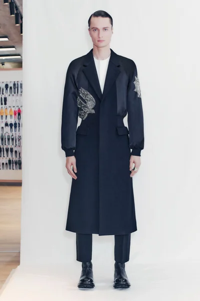Look 19